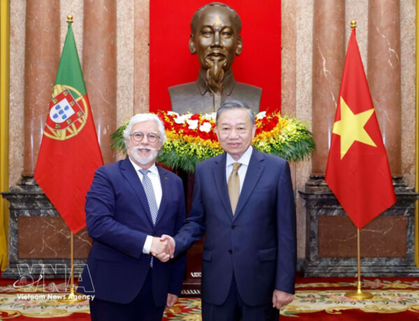 Top leader receives newly accredited ambassadors from Portugal, Iran, Mongolia, the US, Myanmar