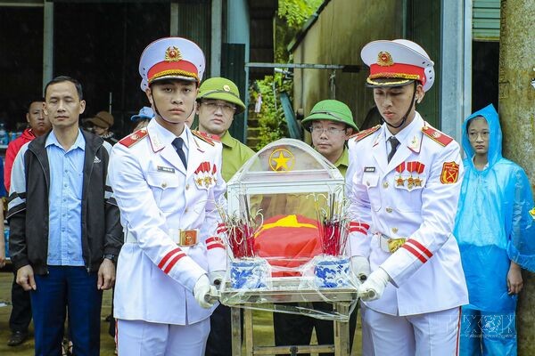 Hành trình đưa hai liệt sĩ trở về từ đỉnh đèo Pha Đin​