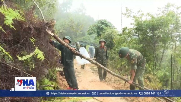 Bộ đội Lào Cai giúp dân khắc phục hậu quả thiên tai