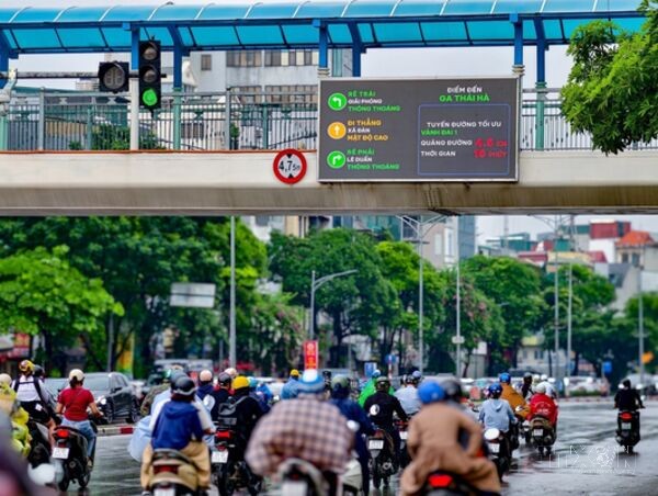 Màn hình LED thông tin về giao thông, tiện ích mới trên các tuyến đường Thủ đô Hà Nội