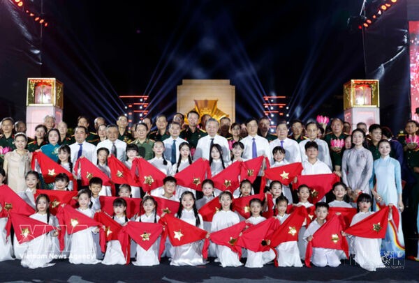 Key Party, State leaders attend live television programme honouring fallen heroes