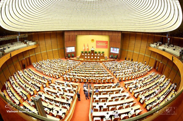 Vietnam shifts from developing marine economy to building strong sea-based nation