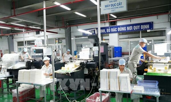 Lãi suất giảm diện rộng, ngân hàng tiếp sức doanh nghiệp tăng trưởng