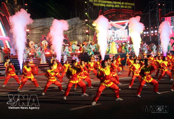 Vietnamese traditional martial arts festival opens with spectacular performances