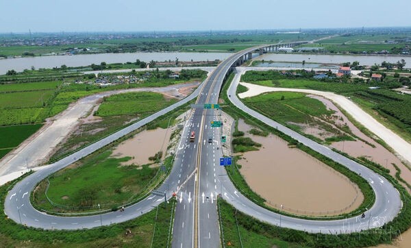Đổi mới mô hình phát triển để kinh tế Việt Nam bứt phá trong kỷ nguyên mới