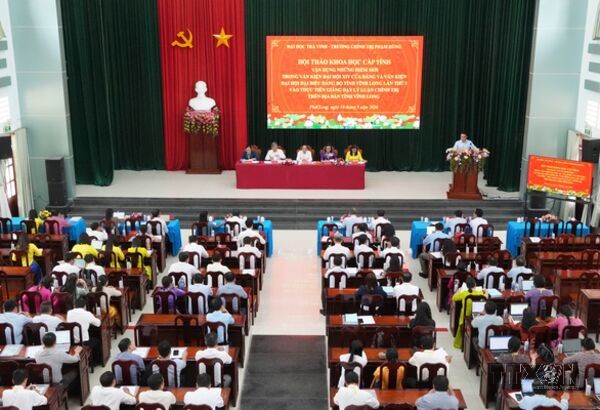 Vĩnh Long vận dụng những điểm mới trong văn kiện Đại hội Đảng vào giảng dạy lý luận chính trị