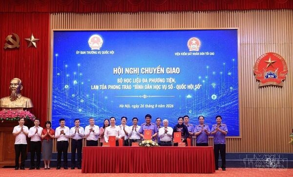 Handover of “Digital Literacy for All” multimedia learning materials