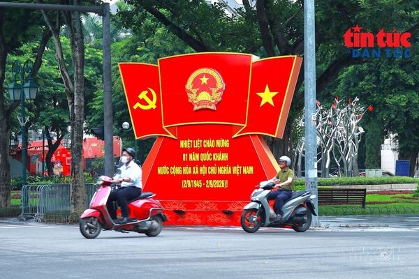 Hà Nội rực rỡ cờ hoa chào mừng Quốc khánh 2/9
