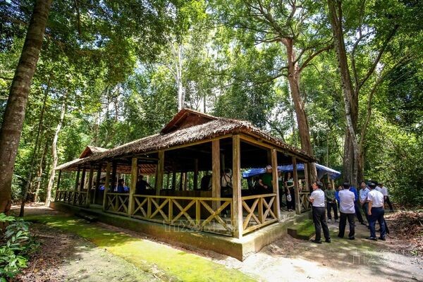 Từ căn cứ cách mạng đến 