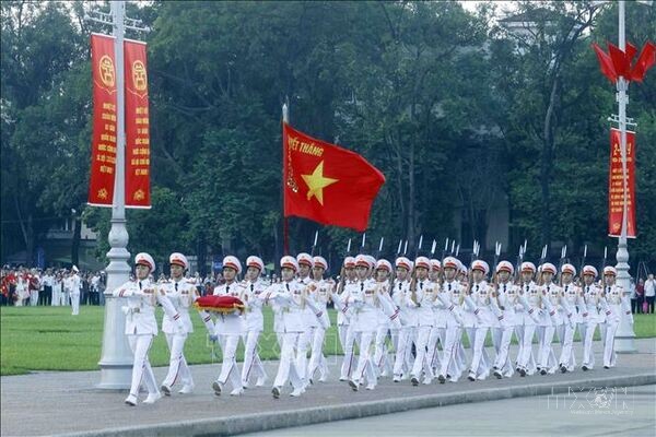 Thiêng liêng Lễ Thượng cờ tại Quảng trường Ba Đình trong ngày Quốc khánh