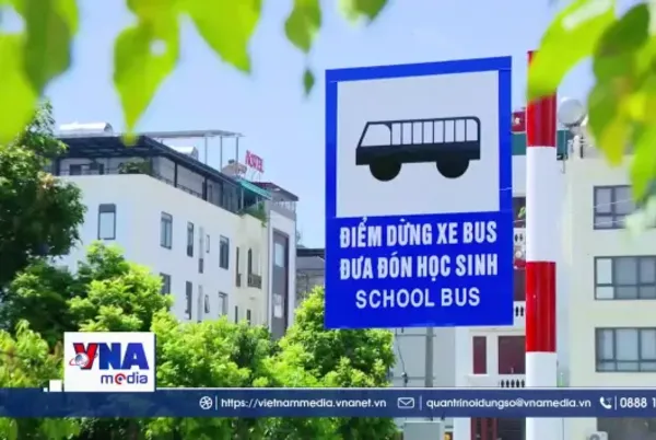 Thay đổi thói quen đến trường bằng xe buýt điện miễn phí