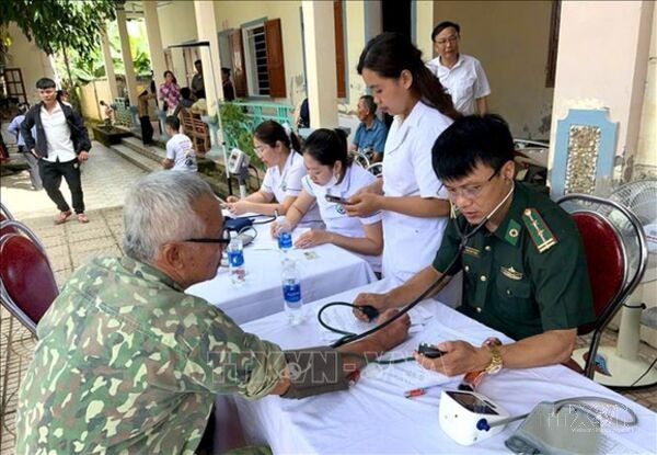 “Tủ thuốc biên cương” - Điểm tựa chăm sóc sức khỏe nơi phên giậu Tổ quốc