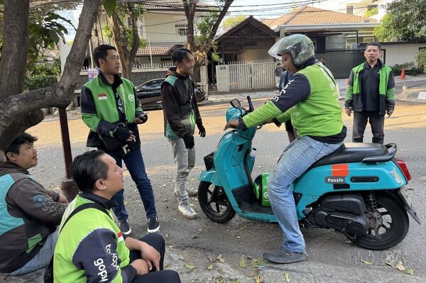 Tìm lời giải “bài toán Grab” để tài xế, doanh nghiệp và hành khách… đều vui
