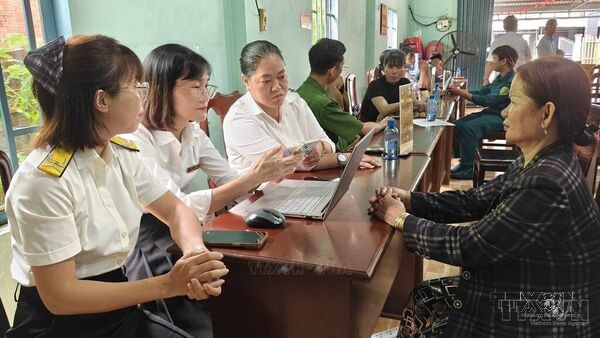 “Mobile public service team” model in Dong Phu ward, Dong Nai province