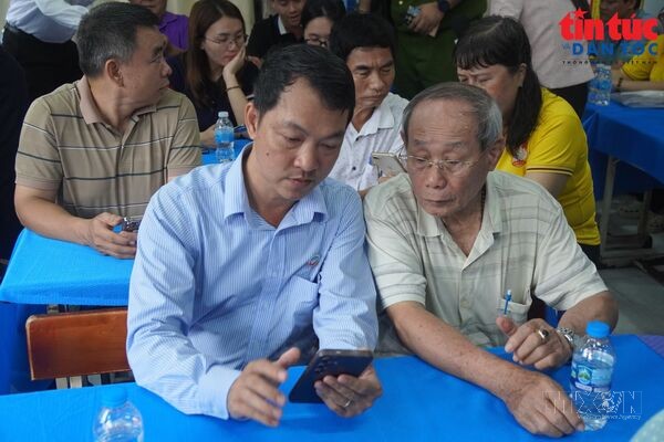 Giúp người cao tuổi tự tin sử dụng công nghệ số