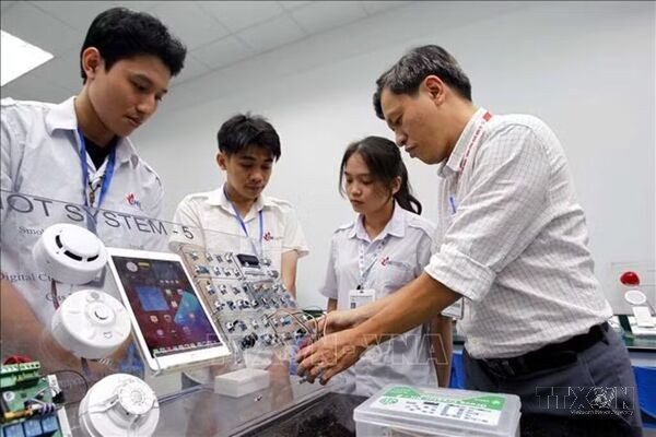 Triển khai Nghị quyết 71-NQ/TW: Nâng chuẩn chất lượng từ phổ thông đến đại học