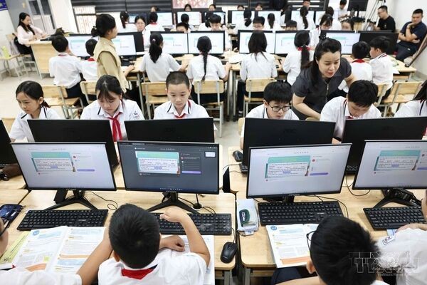 Open Learning – Bridging gap in learning spaces