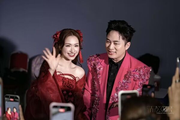 Tùng Dương rủ Hòa Minzy làm mới ‘Bắc Bling’ trong concert 