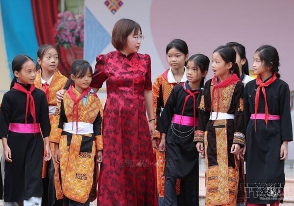Teacher inspires creativity in mountainous region