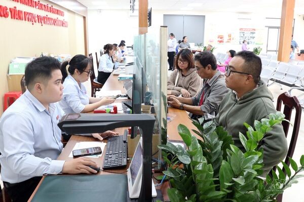 Hội nghị Trung ương 4: Tự đổi mới để phục vụ nhân dân tốt hơn