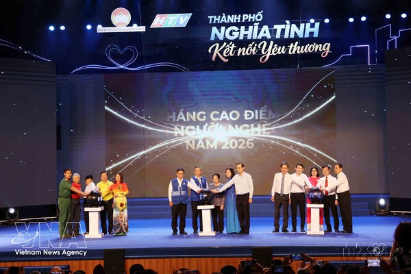 Ho Chi Minh City, Vinh Long raise funds for the poor