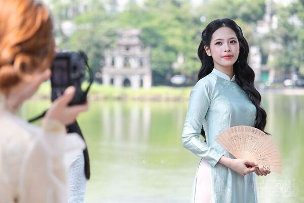 Elegance of Ao dai ahead of Vietnamese Women’s Day