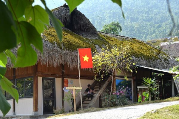 Moss-covered roofs in Xa Phin (Tuyen Quang)
