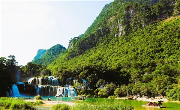 Làm mới trải nghiệm, thu hút khách đến Thác Bản Giốc