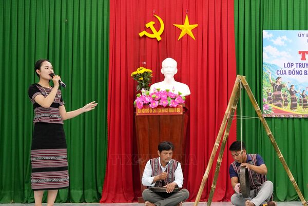 Nối dài tiếng chiêng Ba, điệu múa  H’rê