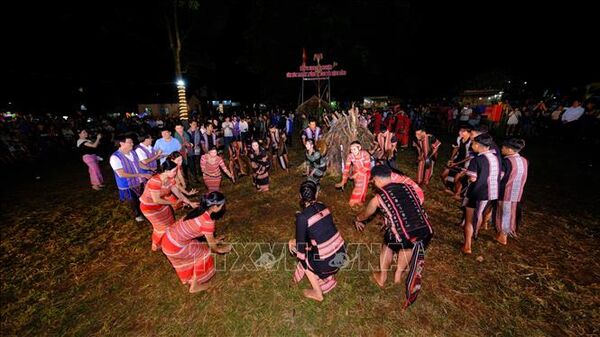 Khai phóng nguồn lực văn hóa tạo động lực cho tăng trưởng kinh tế