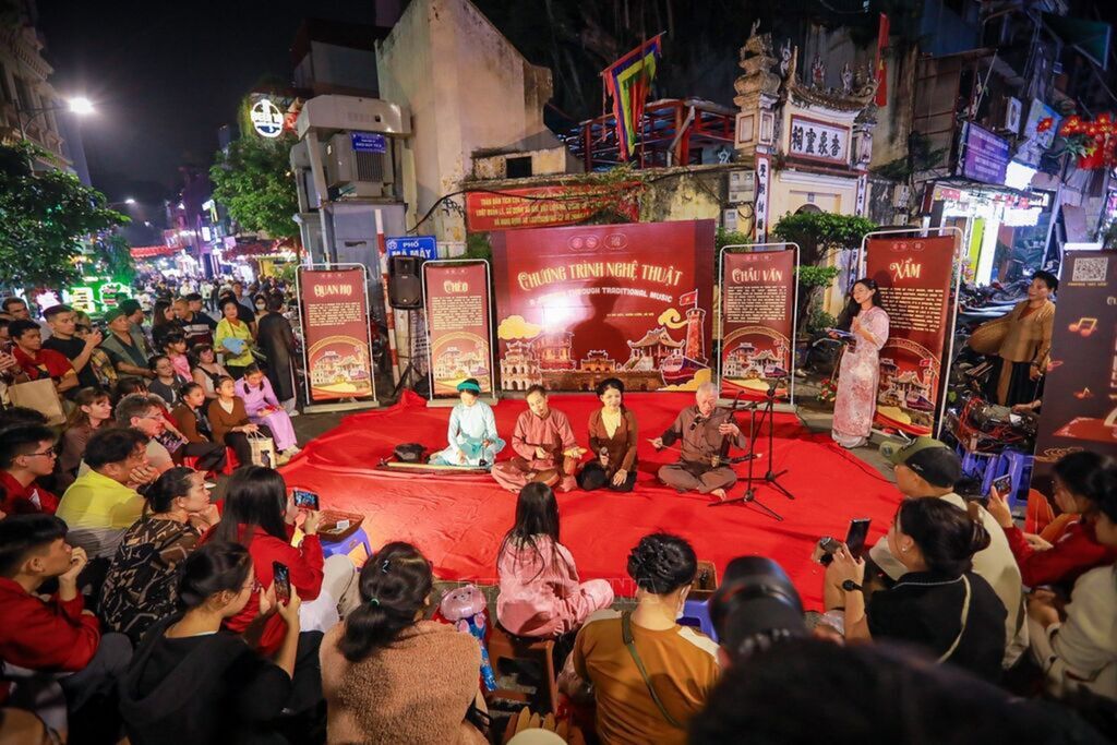 Traditional performing arts blend into Hanoi’s old quarter