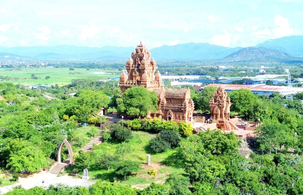 Khánh Hòa phấn đấu trở thành trung tâm văn hóa – du lịch của duyên hải Nam Trung Bộ