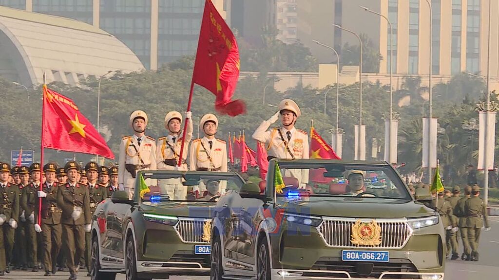 Public security force forms “steel shield” for 14th National Party Congress