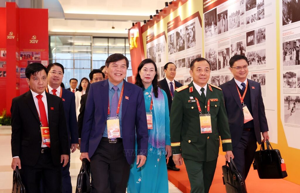 Đại hội Đảng XIV: Đại biểu đến dự phiên thảo luận tại hội trường về các văn kiện Đại hội