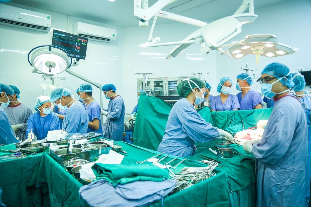 Việt Nam lần đầu tiên thực hiện thành công ca ghép đa tạng domino