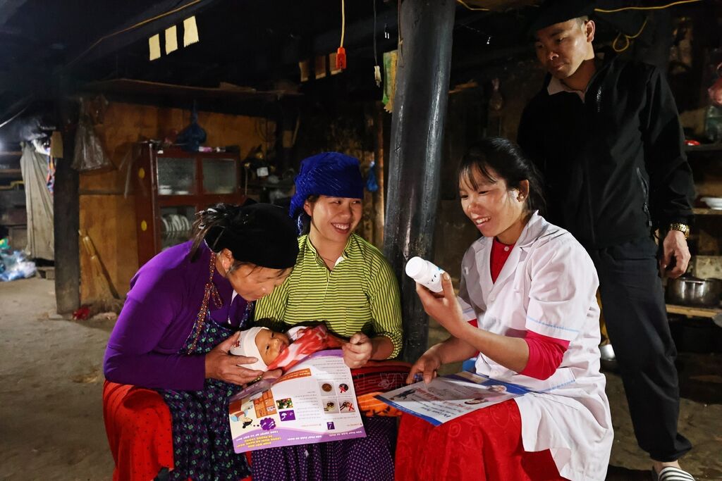 Đảng viên trẻ người dân tộc tận tâm với công tác y tế thôn bản vùng cao của tỉnh Tuyên Quang