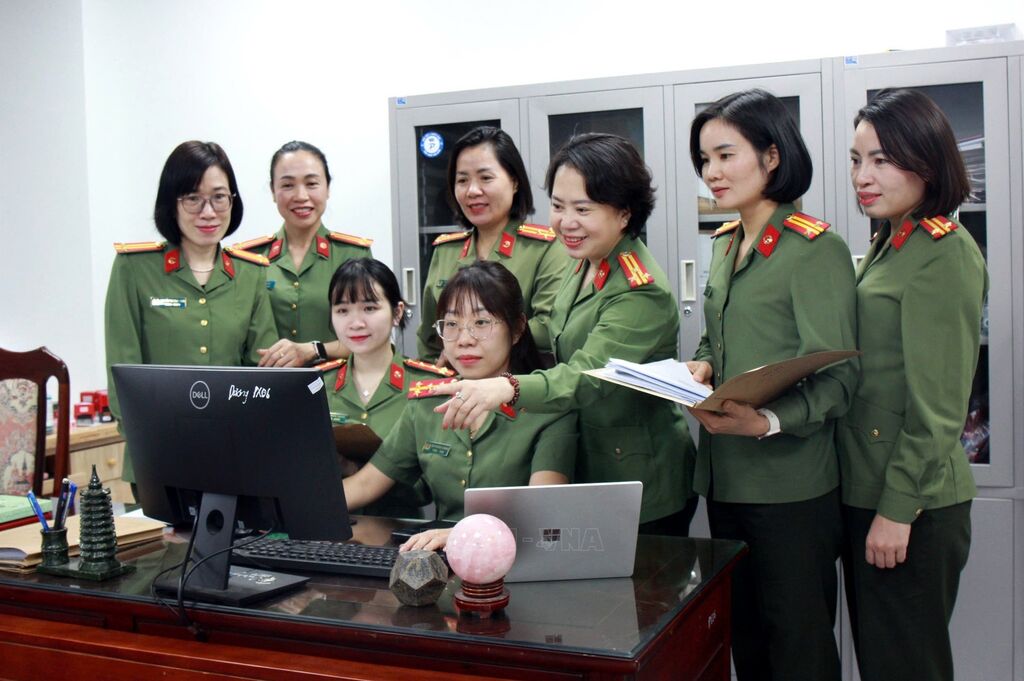 Nghị quyết 57: Phụ nữ Công an Bắc Ninh ứng dụng công nghệ, nâng cao hiệu quả phục vụ nhân dân