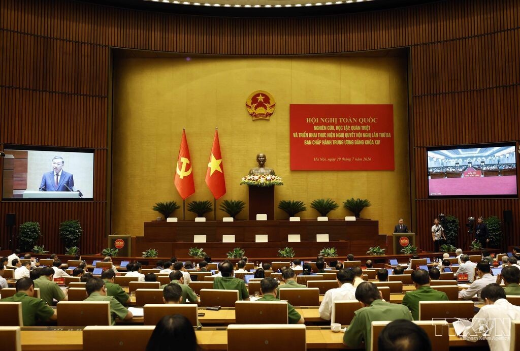 Hội nghị toàn quốc quán triệt, triển khai thực hiện Nghị quyết Trung ương III, khoá XIV