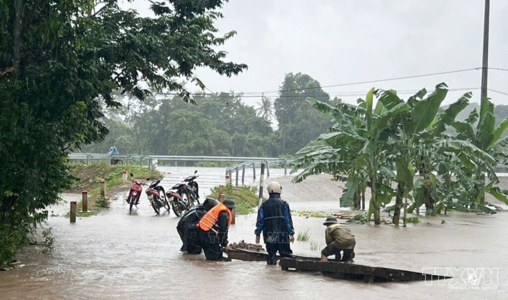 Quang Tri border guards maintain strong presence in border areas to ensure people’s safety