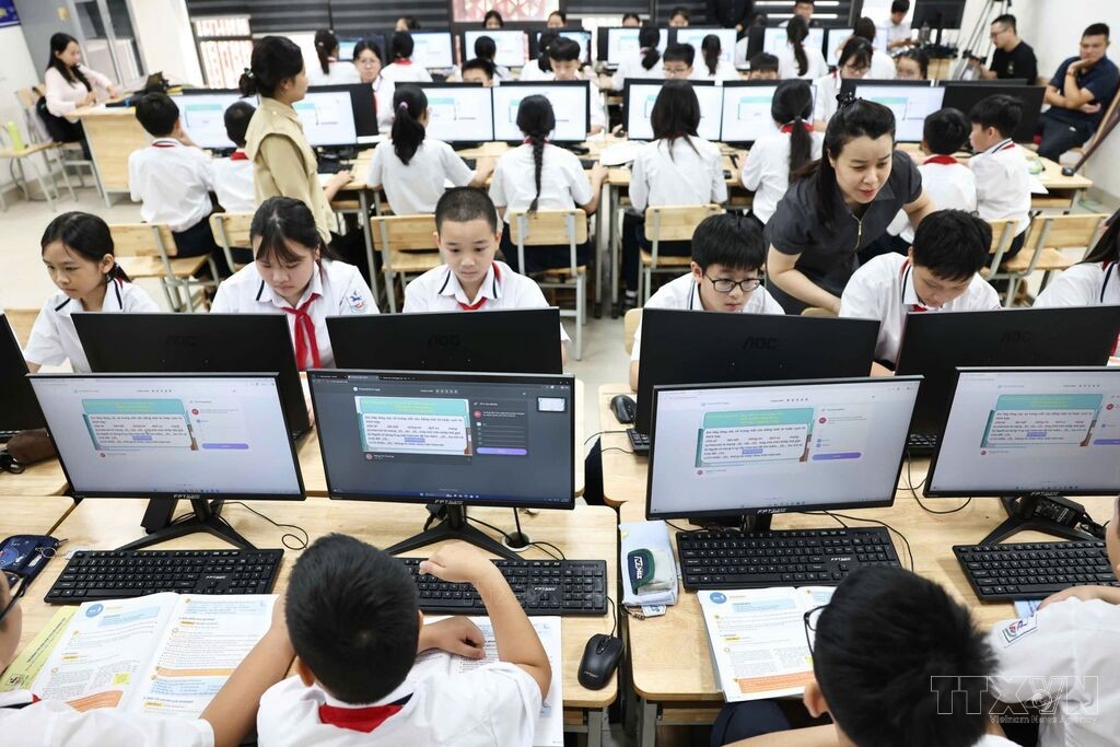 Lớp học mở (Open Learning) - xóa mờ khoảng cách về không gian học tập